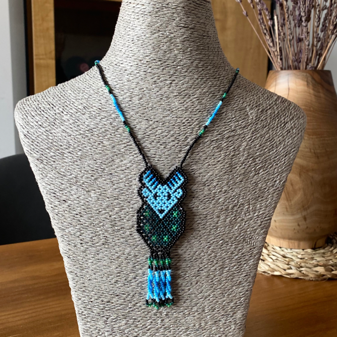 Collar artesanal Wixárika venado