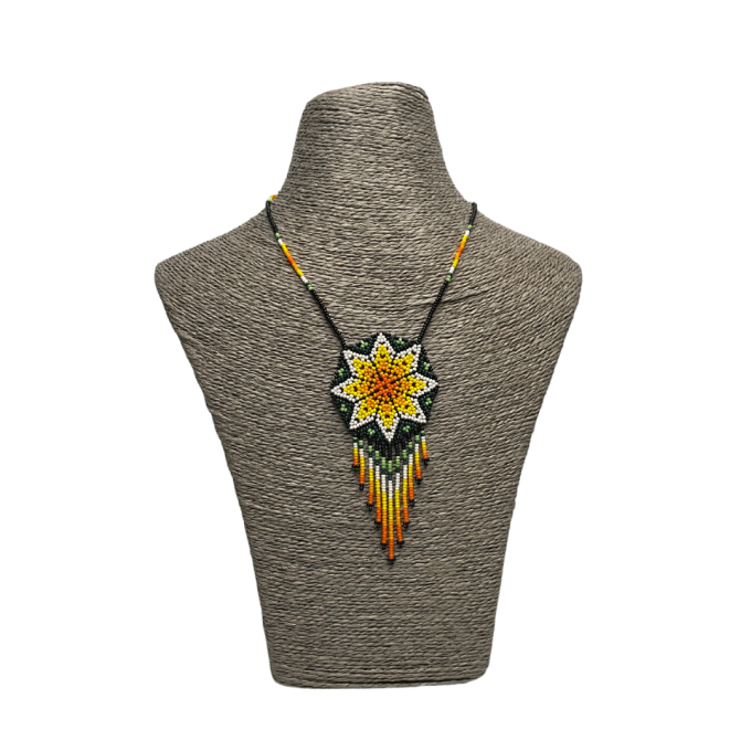 Collar artesanal Wixárika Estrella amarillo y verde